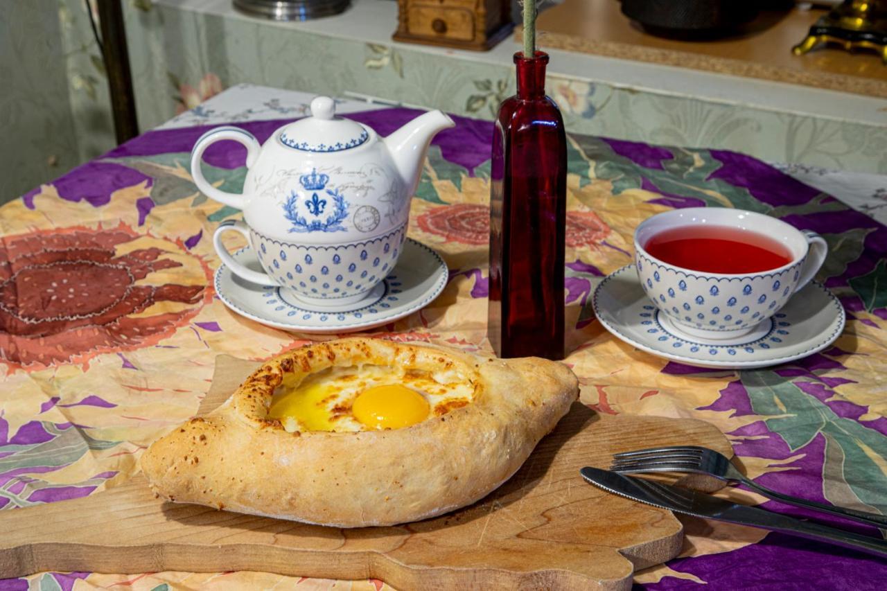 Tatin - Hotel & Cafe In Mtsʼkhetʼa Екстериор снимка