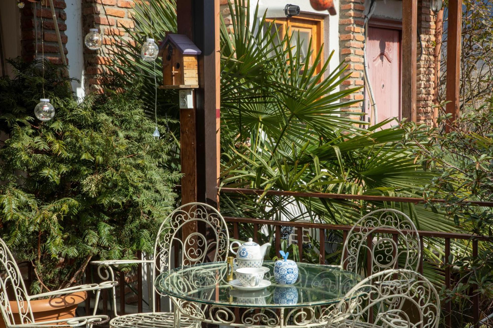 Tatin - Hotel & Cafe In Mtsʼkhetʼa Екстериор снимка